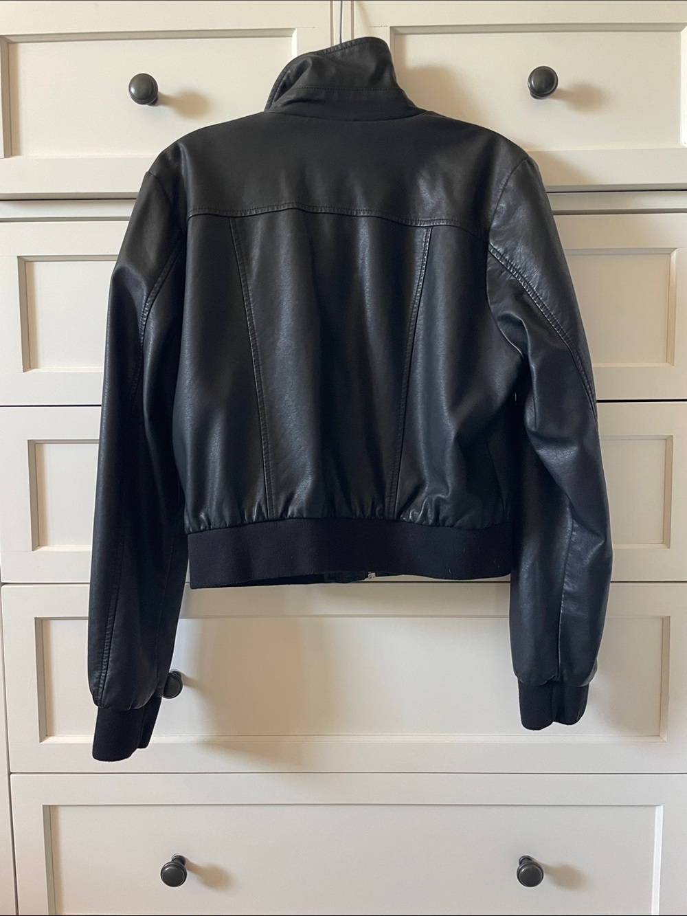 Debby Collection Women’s Black Faux Leather Bomber Jacket w/ Zip Pockets- Large - Picture 3 of 6